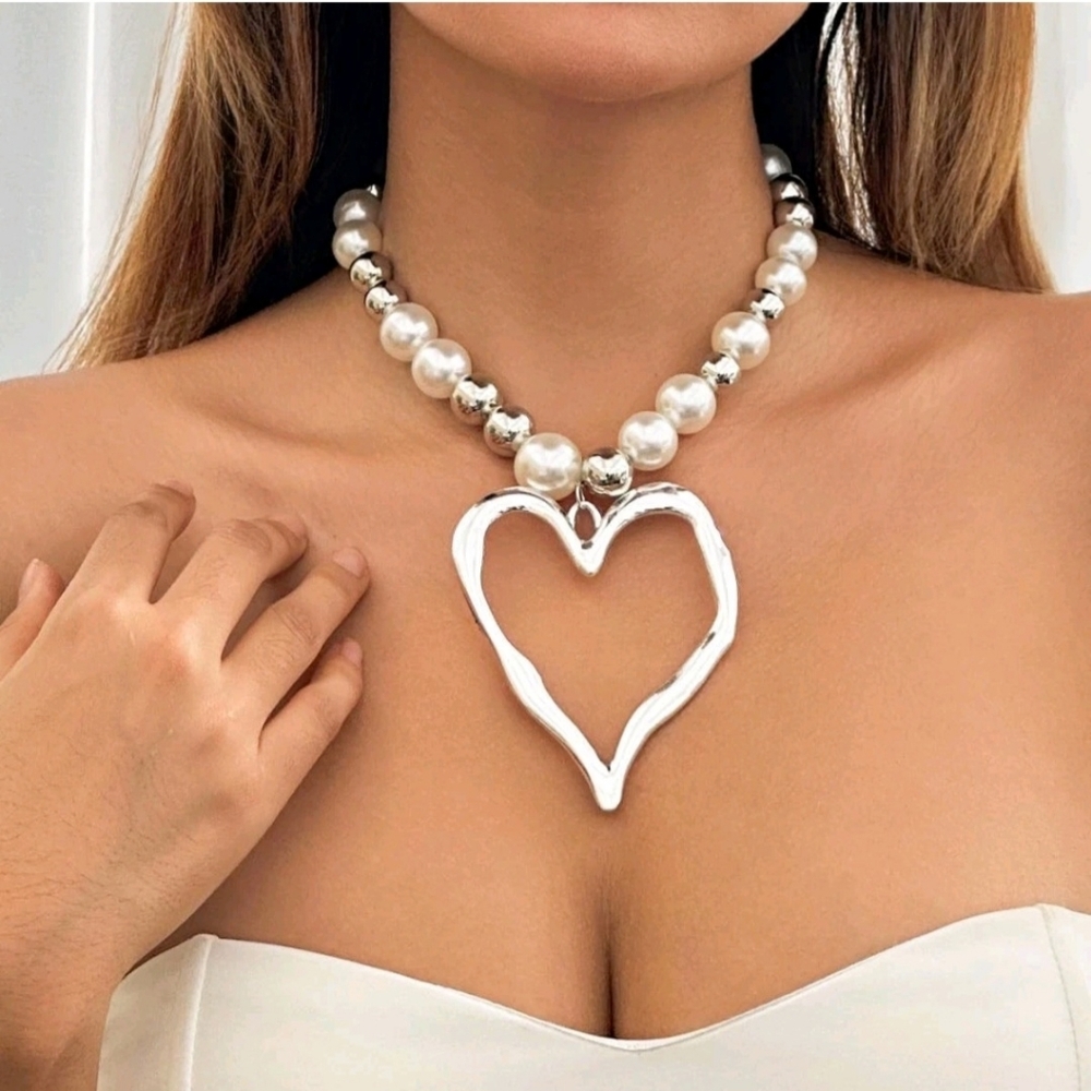 Heart Statement Necklace Faux Pearls and Silver Balls - Picture 8 of 12